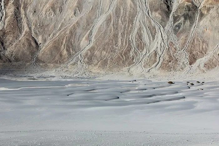 沙丘、自然、土地、干旱、棕色、土壤、雪、山脉 沙丘、自然、土地、干旱、棕色、土壤、雪、山脉