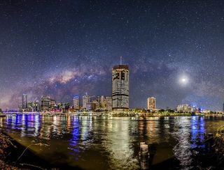 夜间城市天际线