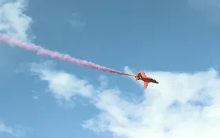 橙色，飞机，粉色，烟雾，喷气式飞机，飞行，白色，云