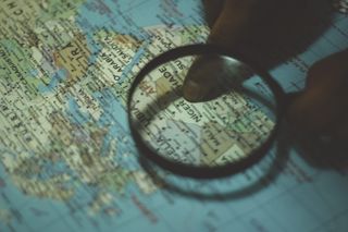 地图、放大镜、方向、导航、地球仪、旅行、旅行、菜鸟图库