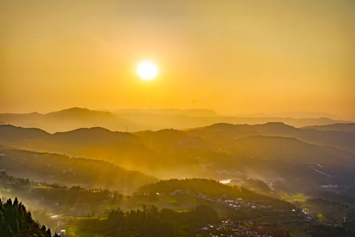 日落，高山，雾，乡村，贵州，晴隆县, 黄昏时分的紫马镇