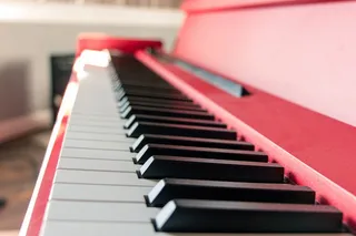 关闭，照片，钢琴键，钢琴，红色，电动，键盘，乐器