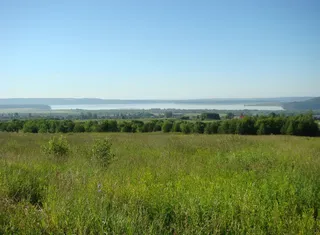 河流，卡马，赭石河口，赭石湾，坡姆边疆区，海滩，草地，俄罗斯