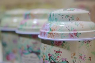 瓶子，宏硕，中国凤凰城，餐饮，花卉图案，无人，关注前景，室内