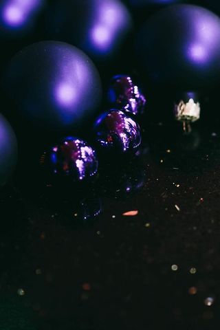 金色和蓝色的圣诞装饰品