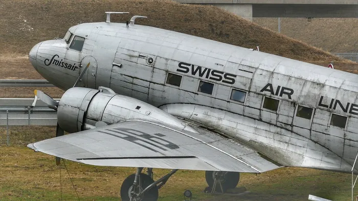 飞机、机场、公司、飞行器、飞机、运输、运输方式、无人