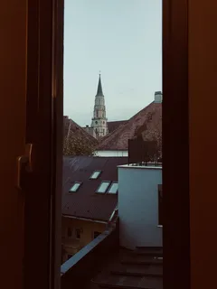 全封闭轻型门，灰色结构