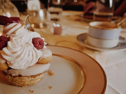 巴黎，法国，巴黎香榭丽舍大道，巴黎探索，法国文化，糕点，甜蜜