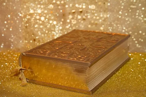 圣经,黄金表面,书籍,黄金,教育,阅读,学习,学校 圣经,黄金表面,书籍,黄金,教育,阅读,学习,学校