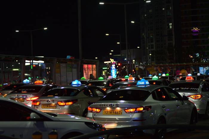 夜间、出租车、等待、灯光、夜间、矩阵、汽车、交通方式