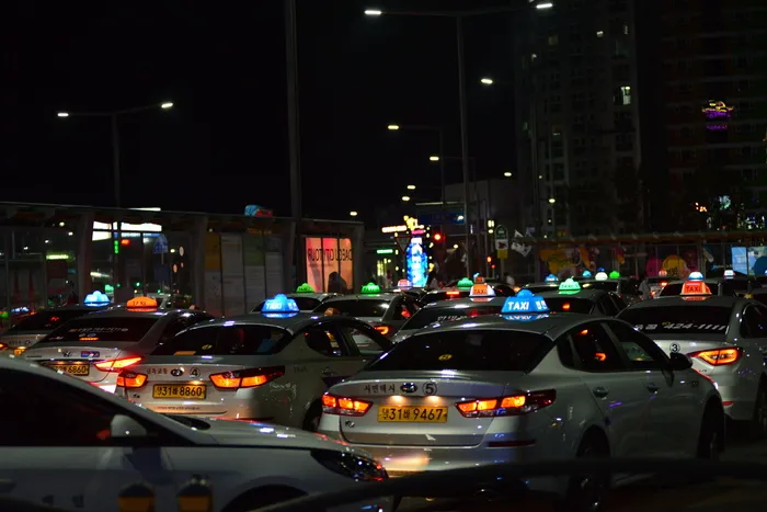 夜间、出租车、等待、灯光、夜间、矩阵、汽车、交通方式