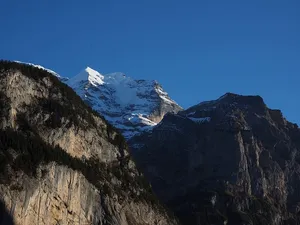 维珍、洛特布伦南、陡峭、陡峭的墙壁、岩石墙壁、山脉、锡伯霍恩、山脉