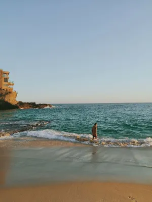海滩、建筑、海岸、地平线、休闲、人、海洋、户外