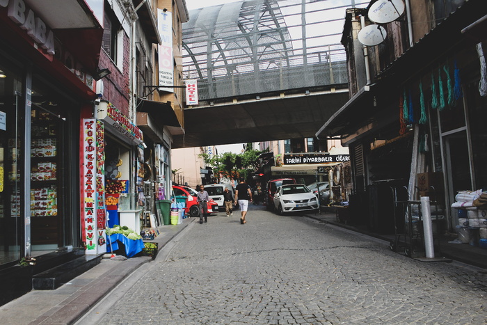人们走路