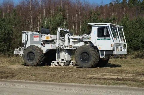 可控震源、可控震源、地震勘探、地质、天然气、运输、运输方式、陆上车辆