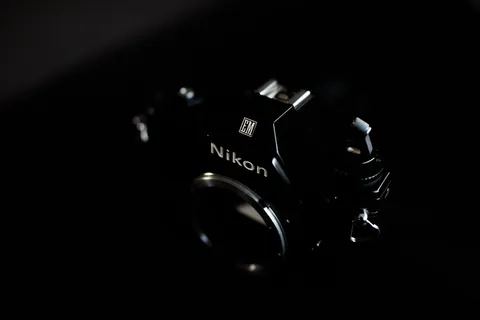 黑色尼康数码单反相机