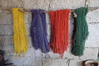 服装, 电线, 羊毛, 织物, 绳子, 没有人, 多色, 墙体建筑