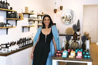 店主微笑的照片