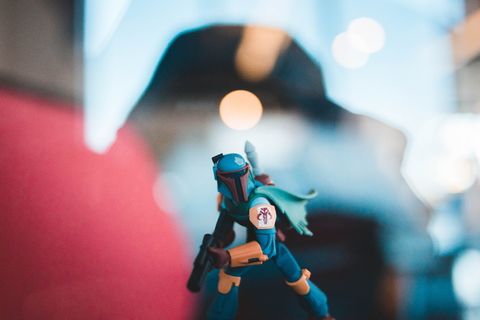 青色和米色动作人物装饰