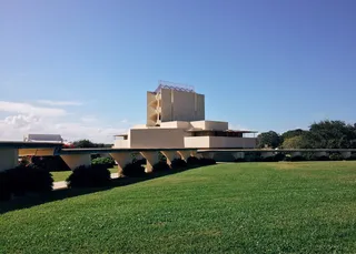 建筑，设计，弗兰克·劳埃德·赖特，建筑，现代，天空，草地，建筑结构
