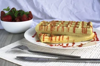 威化饼干，维也纳华夫饼干，甜点，食品，营养，盘子，甜味，浆果