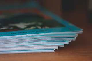 杂志-出版物、报纸、媒体、阅读、堆叠、书籍、表格、文章