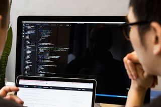 开发人员查看Javascript照片