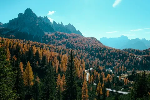 蓝天下的群山 蓝天下的群山