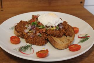 食品，牛肉，肉糜，水煮鸡蛋，黑麦三明治，健康，营养，膳食