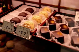 巧克力球和立方体