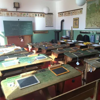 学校教室,白天,学校,schulbank,董事会,教室,以前,室内 学校教室,白天,学校,schulbank,董事会,教室,以前,室内