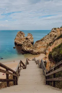 葡萄牙阿尔加维拉各斯的卡米洛海滩(Praia do Camilo) 葡萄牙阿尔加维拉各斯的卡米洛海滩(Praia do Camilo)