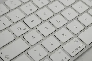 苹果电脑键盘、键盘、字母、按键、打印、白色、细节、宏