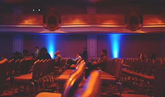人,坐着,椅子,椅子,商务,会议,演讲,一大群人 人,坐着,椅子,椅子,商务,会议,演讲,一大群人