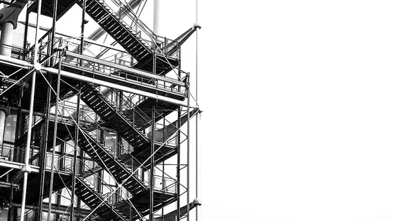 灰阶照片中的脚手架 灰阶照片中的脚手架