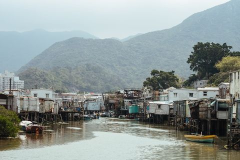 中国香港、河流、水、房屋、贫困、村庄、发展中国家 中国香港、河流、水、房屋、贫困、村庄、发展中国家
