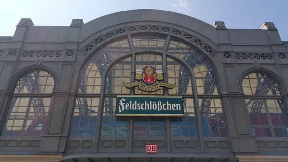 德累斯顿，火车，德累斯顿火车站，车站，文本，通信，西文脚本，建筑