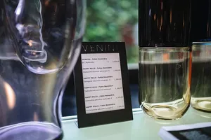 意大利穆拉诺岛上的维尼尼玻璃厂和博物馆