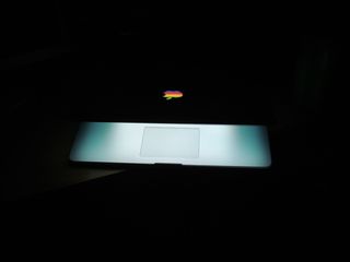 银色MacBook