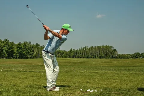男子,比赛,高尔夫,白天,高尔夫挥杆,高尔夫球手,练习场,锻炼 男子,比赛,高尔夫,白天,高尔夫挥杆,高尔夫球手,练习场,锻炼