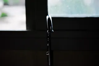 水，水滴，液体，瀑布，水龙头，钢铁，窗户，玻璃