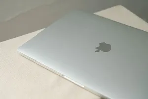 macbook、macbook pro、apple、scene、灰色、白色、单色、极简主义