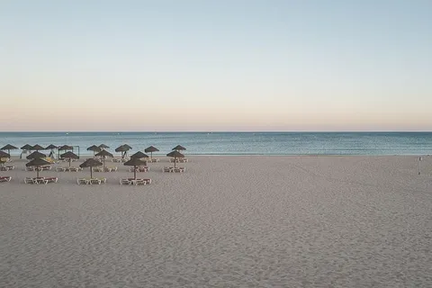 海边小屋，黑色，木制，小屋，海边，白天，海边