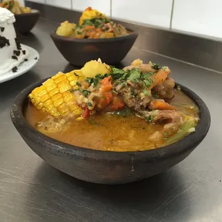 砂锅菜、鸡肉、玉米、土豆、汤、食品、食品和饮料、即食 砂锅菜、鸡肉、玉米、土豆、汤、食品、食品和饮料、即食