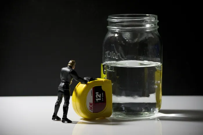卢克·天行者动作图，放置，下一个，12英尺，黄色，ace钢带，透明，液体