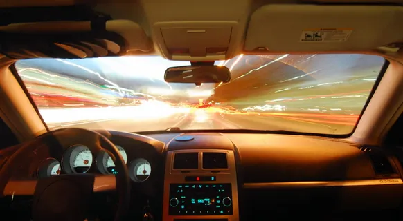 视图、内部、汽车、驾驶舱、驾驶、夜间、夜间、长时间 视图、内部、汽车、驾驶舱、驾驶、夜间、夜间、长时间