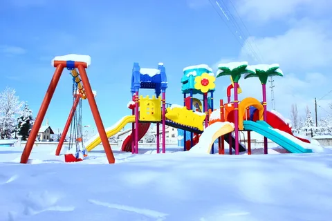 儿童公园,雪,冬天,乐趣,户外,操场,滑梯游戏设备,天空 儿童公园,雪,冬天,乐趣,户外,操场,滑梯游戏设备,天空