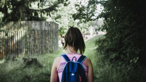 捷克，杰多夫尼斯，女孩，女人，散步，旅行，肖像，绿色