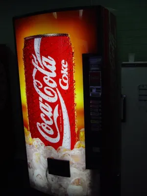 机器、自动售货机、饮料、文字、通信、室内、无人、西文