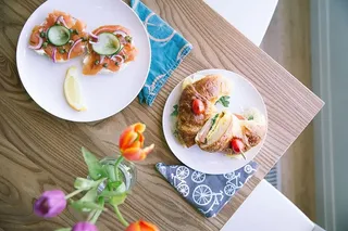 两人健康早餐照片